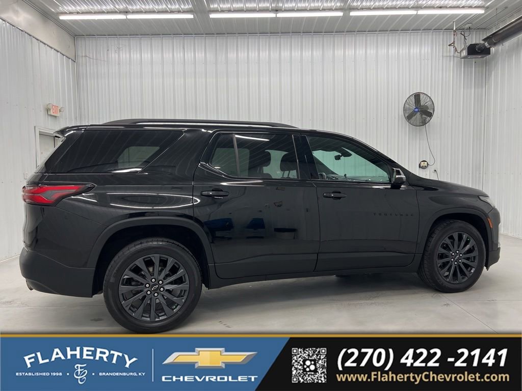 Used 2022 Chevrolet Traverse RS w/ LPO, Floor Liner Package AWD/4WD image 2