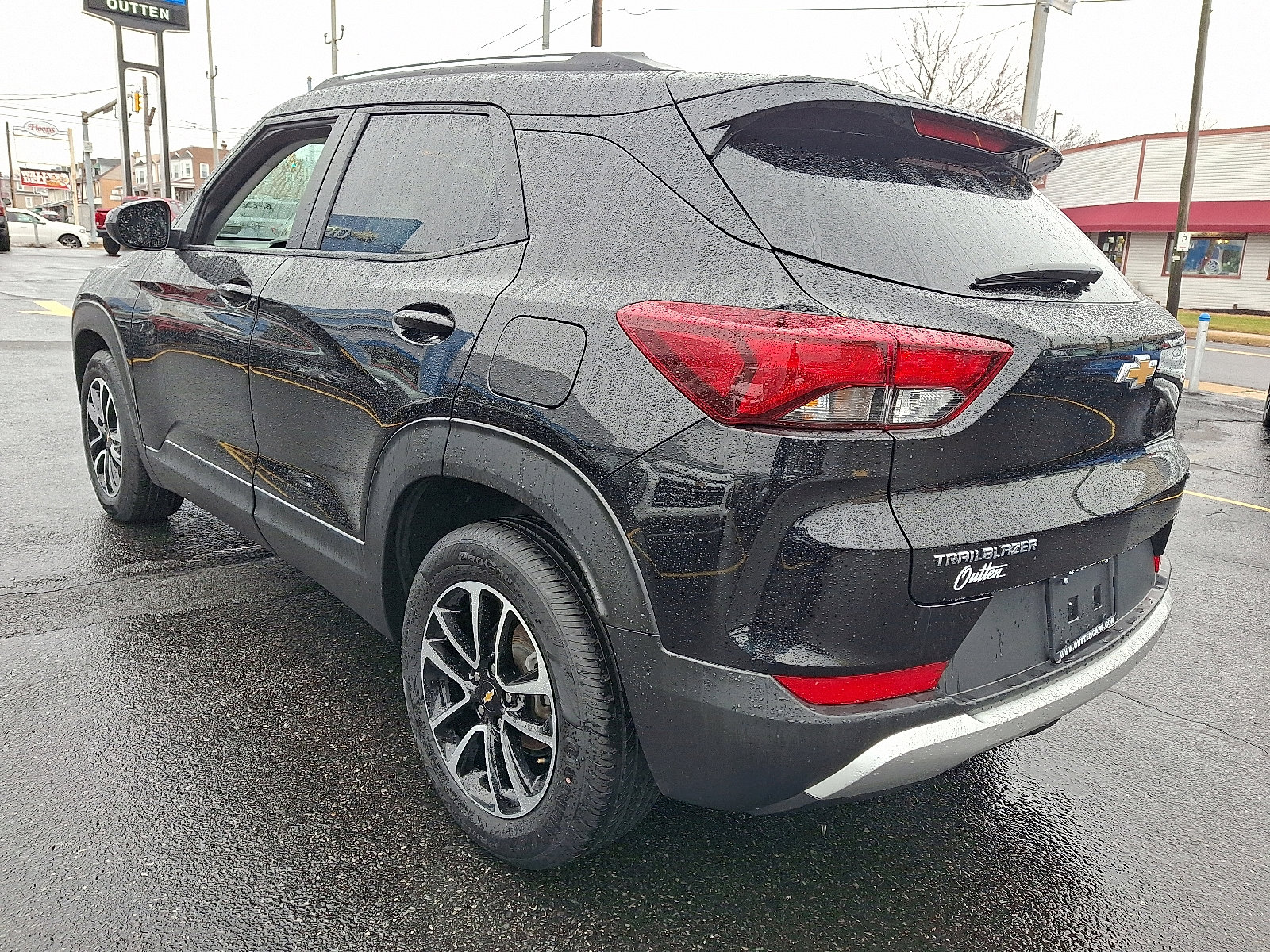 Used 2025 Chevrolet TrailBlazer LT image 3