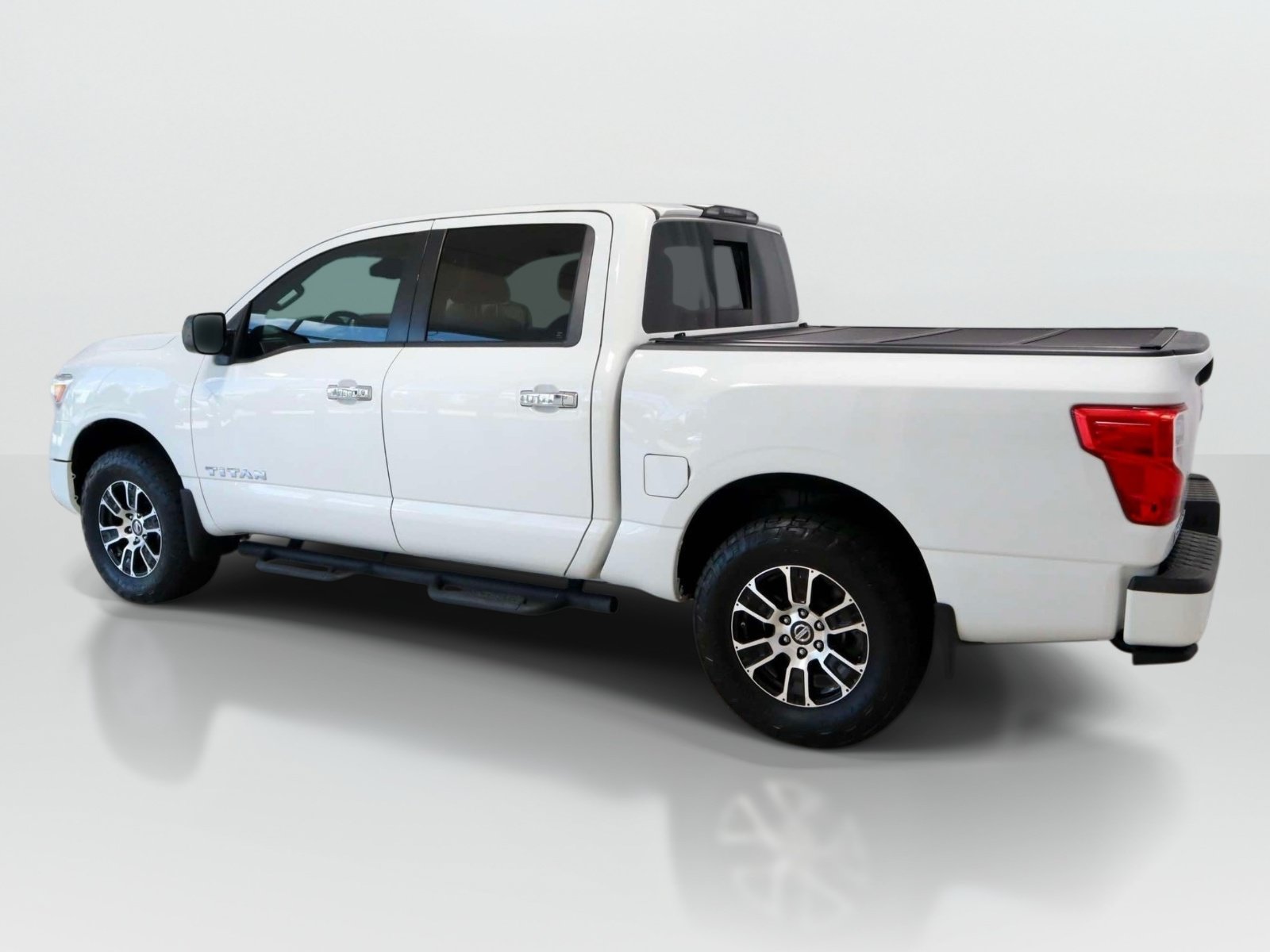 Used 2021 Nissan Titan SV w/ SV Convenience Package AWD/4WD image 3