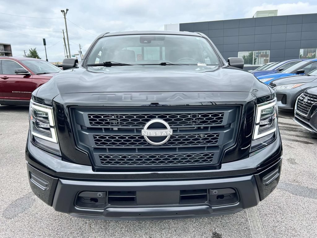 Used 2024 Nissan Titan SV w/ SV Bronze Edition Package RWD image 6