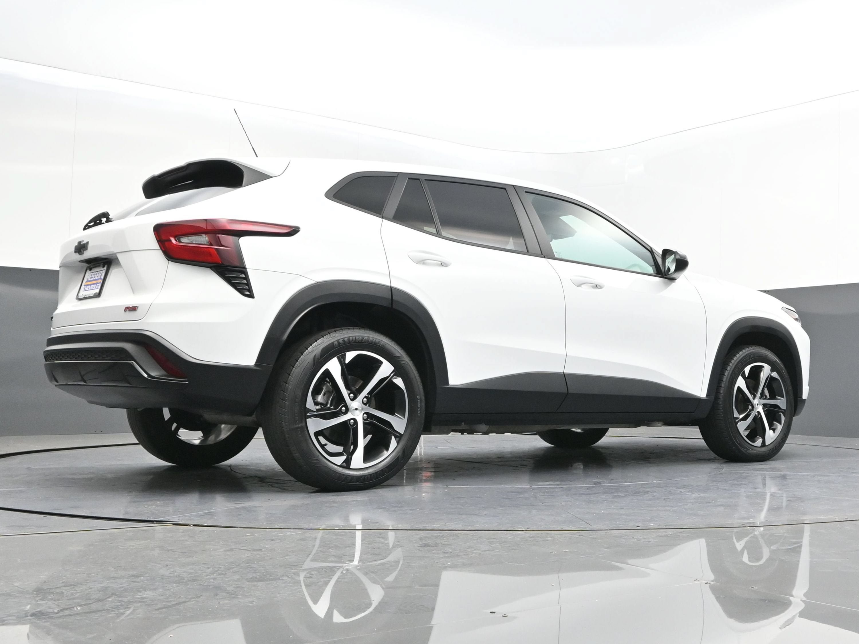 Certified 2024 Chevrolet Trax RS w/ Driver Confidence Package FWD image 38