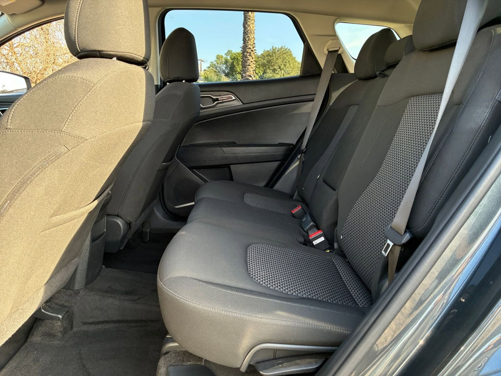 Used 2025 Kia Sportage LX image 25