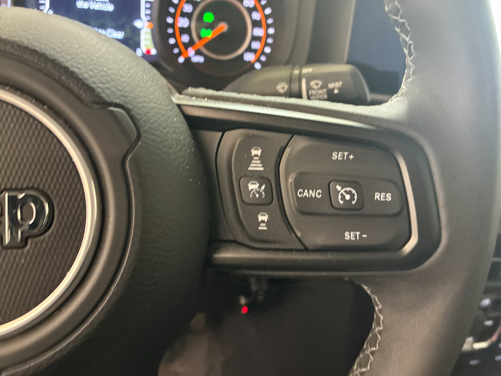 Used 2025 Jeep Gladiator Sport AWD/4WD image 22