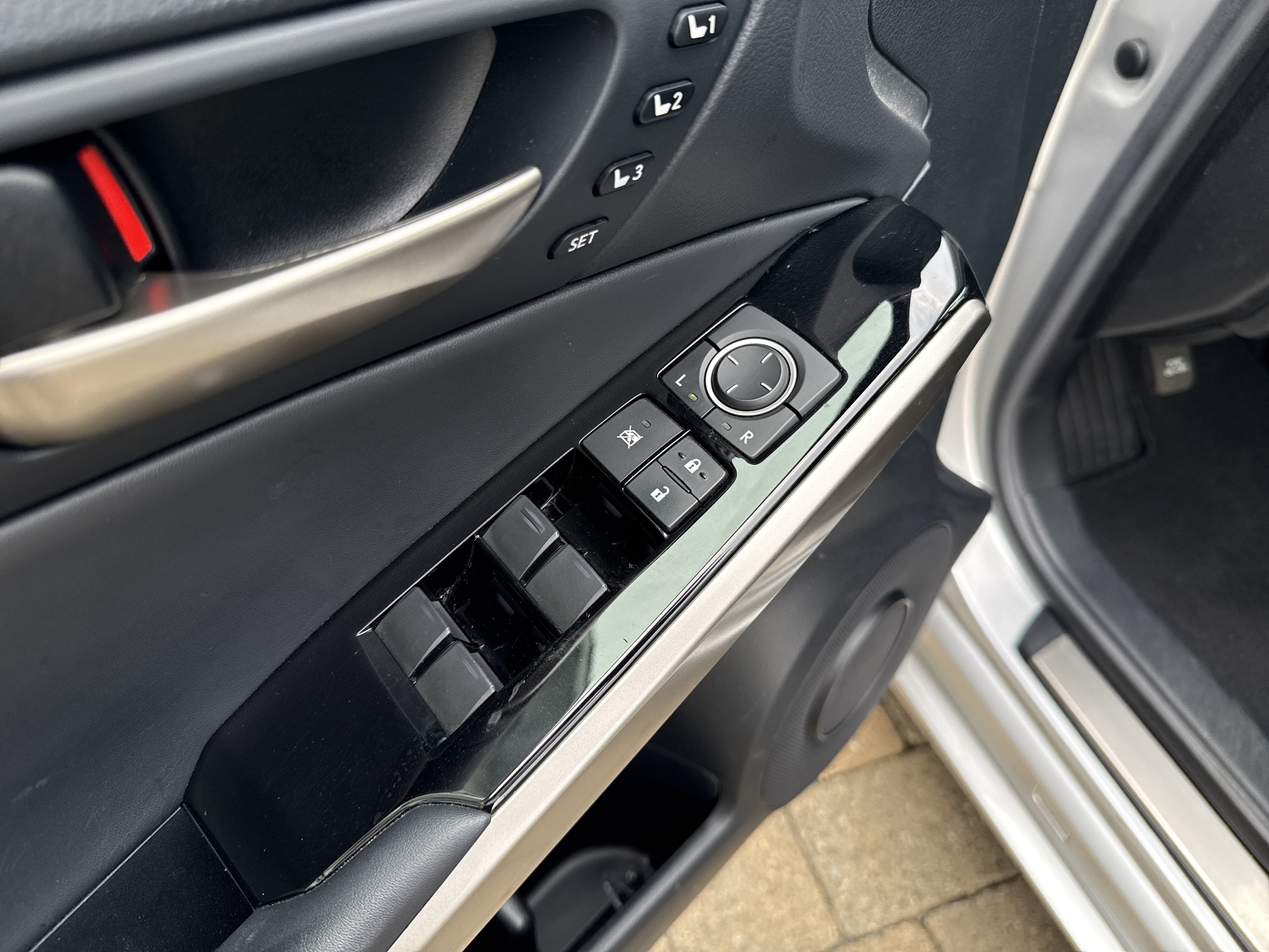 Used 2018 Lexus IS 350 AWD w/ Comfort Package image 12