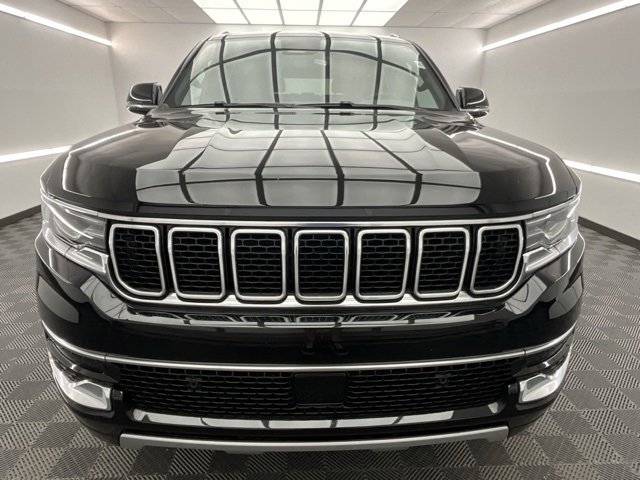 Used 2024 Jeep Wagoneer Series II image 2