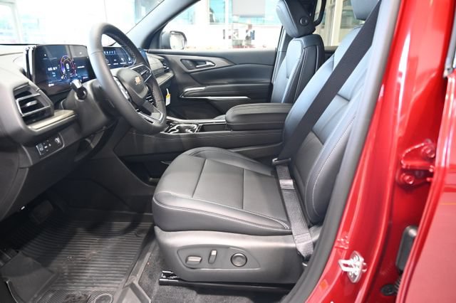 New 2026 Chevrolet Traverse LT w/ Driver Confidence Package FWD image 8