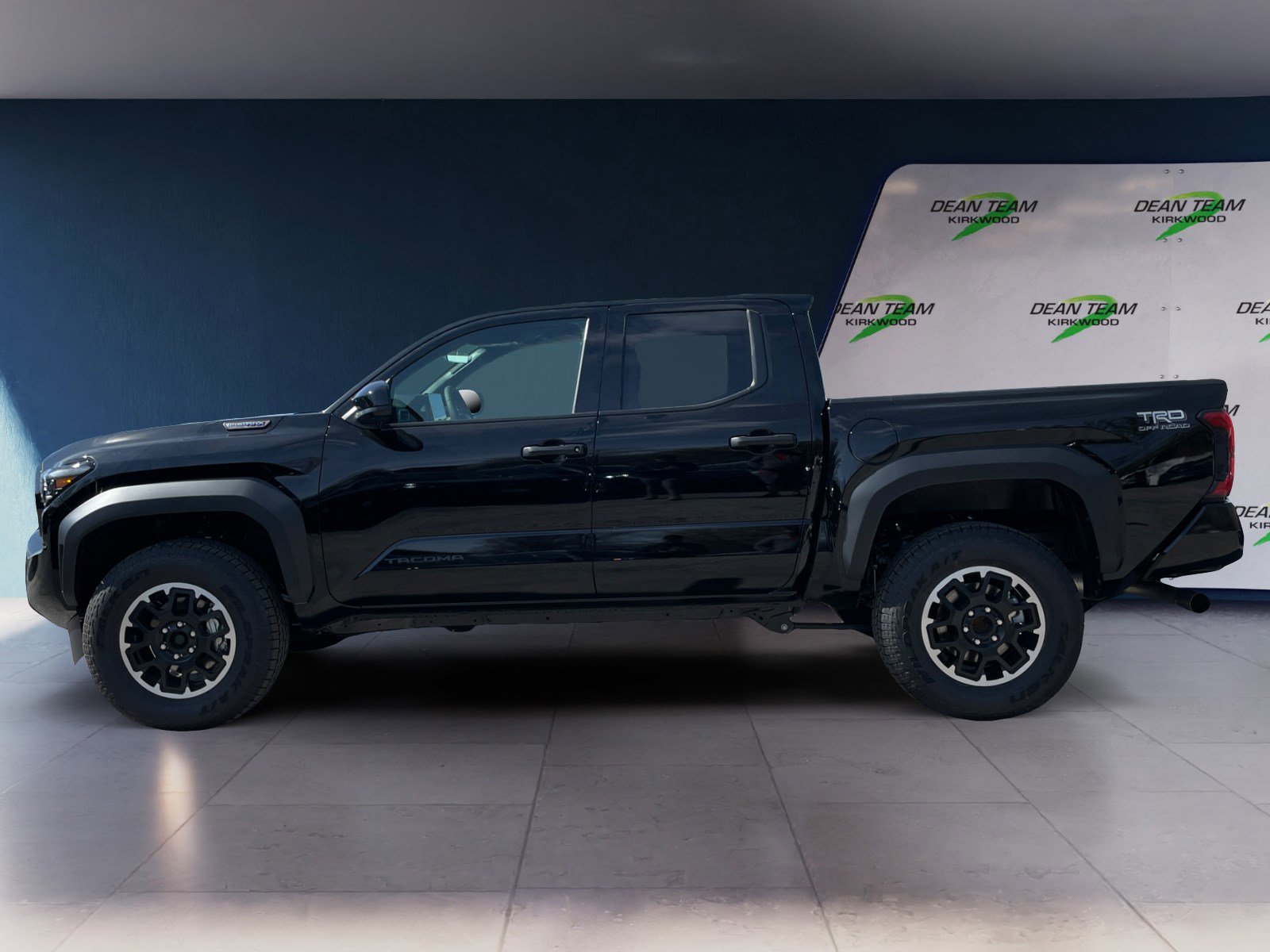 Used 2025 Toyota Tacoma TRD Off-Road AWD/4WD image 5