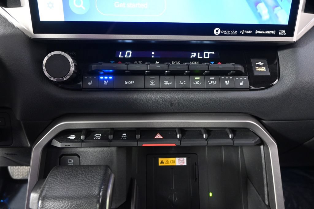 Used 2024 Toyota Tundra Limited AWD/4WD image 31