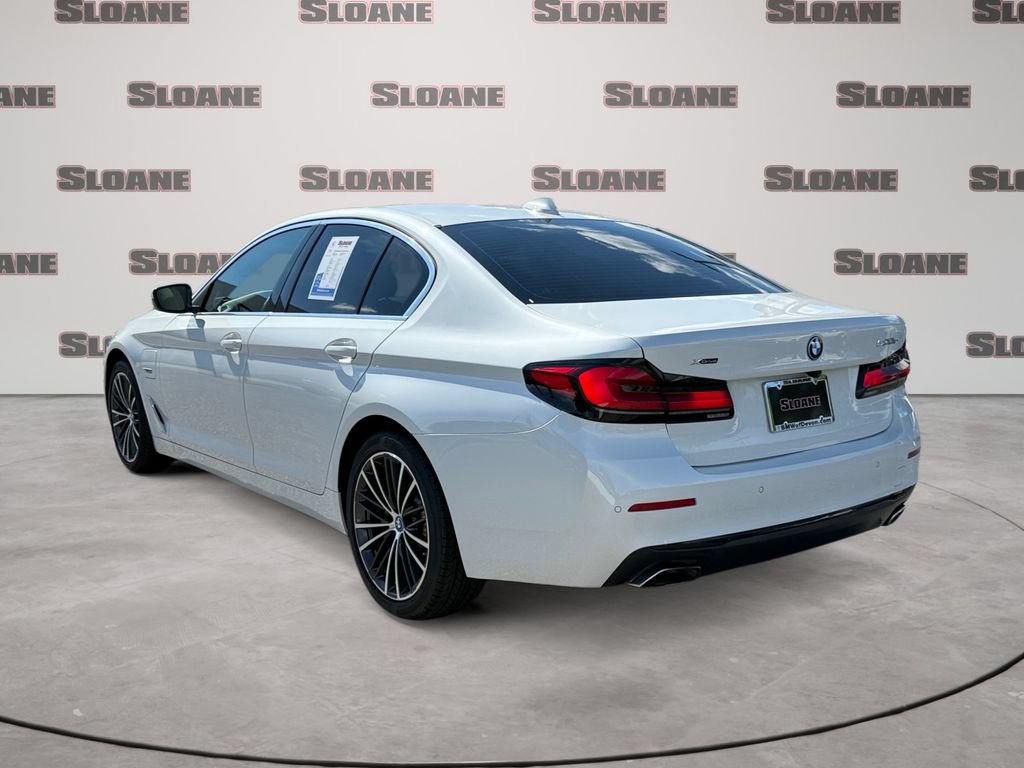 Certified 2023 BMW 530e xDrive w/ Premium Package AWD/4WD image 3
