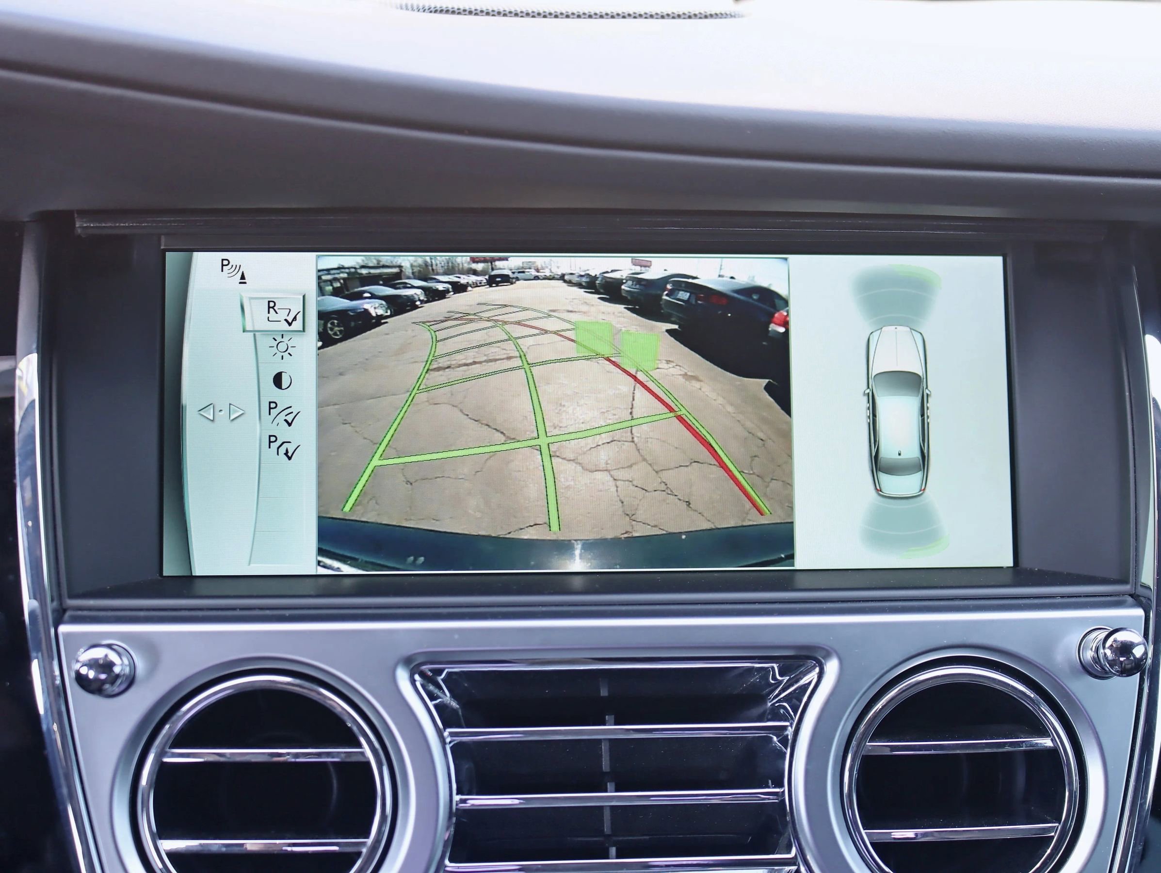 Used 2015 Rolls-Royce Ghost RWD image 25