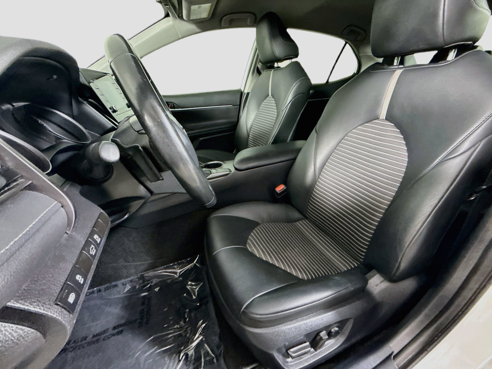 Used 2023 Toyota Camry SE FWD image 22