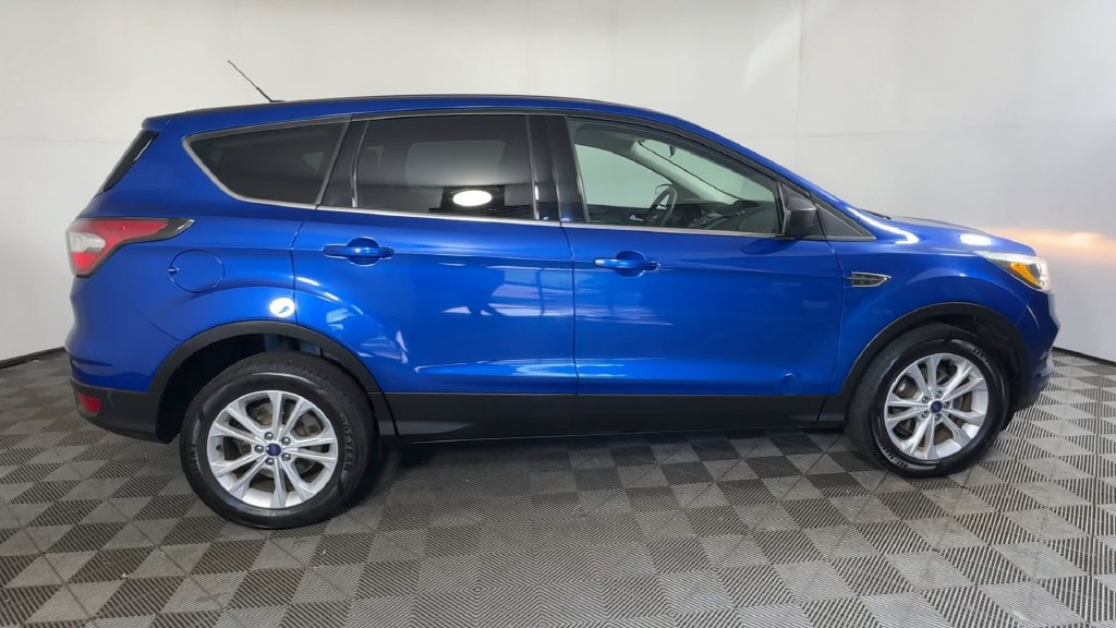 Used 2017 Ford Escape SE w/ SE Cold Weather Package FWD image 11