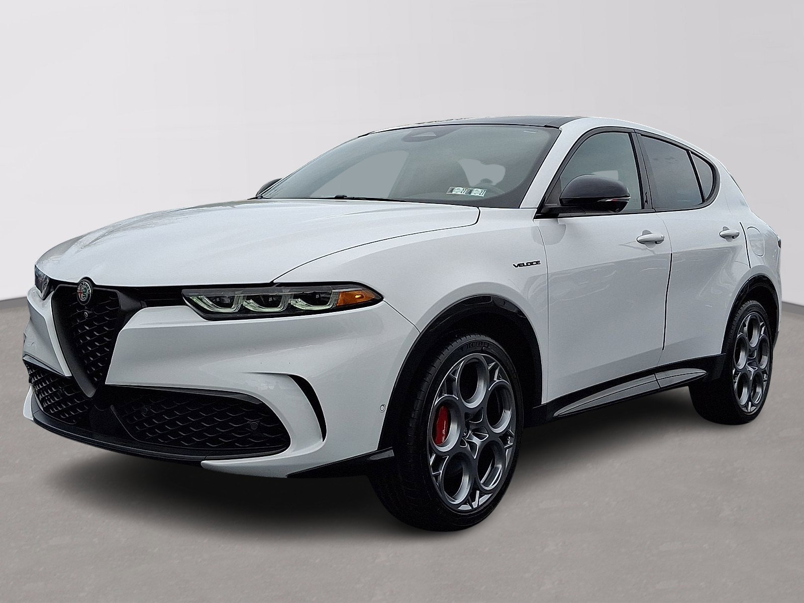 Used 2024 Alfa Romeo Tonale Veloce w/ Active Assist Package AWD/4WD image 3