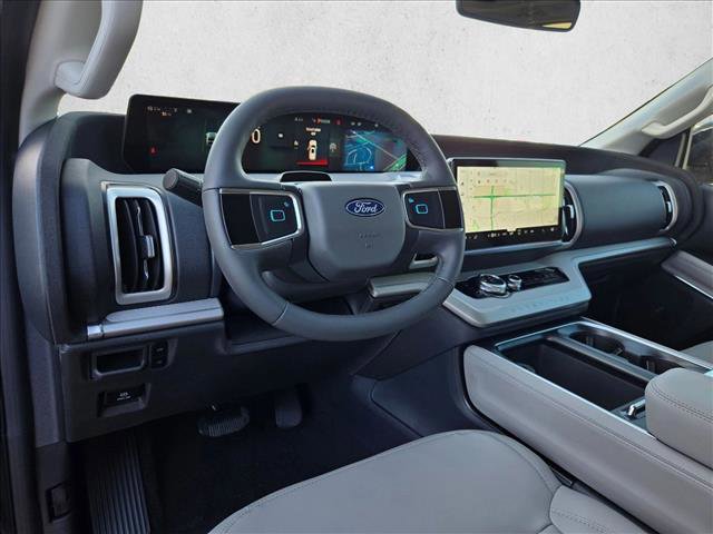 New 2026 Ford Expedition Active image 3