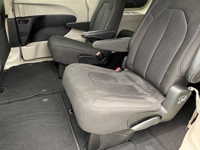 Used 2023 Chrysler Voyager LX FWD image 11