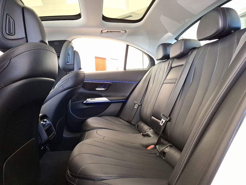 Used 2024 Mercedes-Benz E 350 4MATIC Sedan image 10