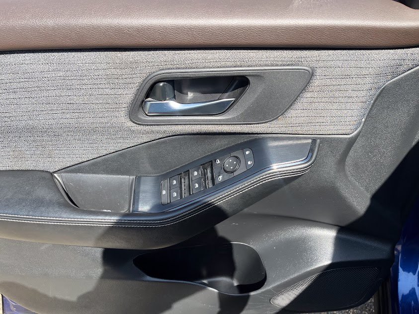 Used 2021 Nissan Rogue SV AWD/4WD image 6