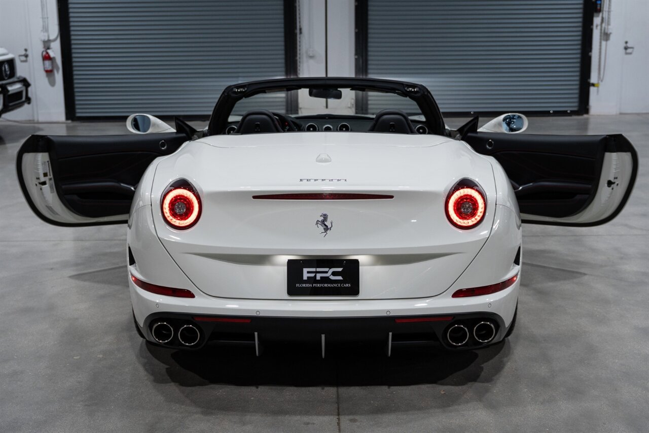 Used 2016 Ferrari California T RWD image 39