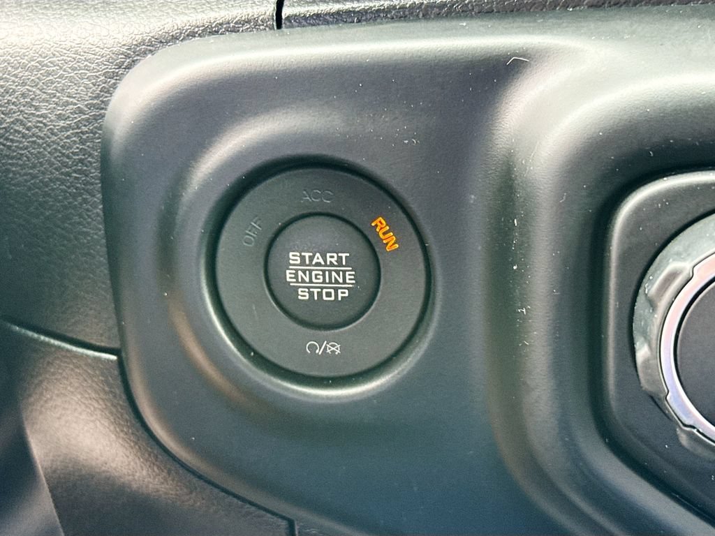 Used 2023 Jeep Wrangler Unlimited w/ Cold Weather Group AWD/4WD image 15