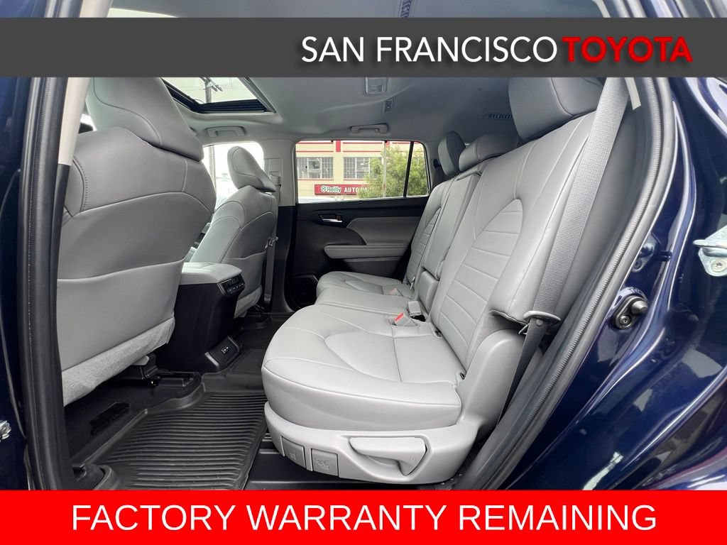 Used 2022 Toyota Highlander XLE AWD/4WD image 15