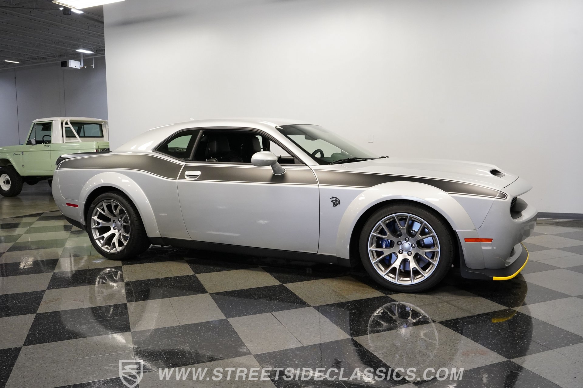 Used 2023 Dodge Challenger SRT Hellcat RWD image 16