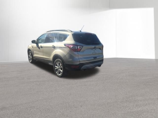 Used 2017 Ford Escape SE w/ Equipment Group 201A image 3
