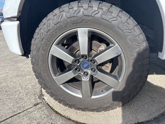 Used 2017 Ford F150 XLT w/ Equipment Group 302A Luxury image 11