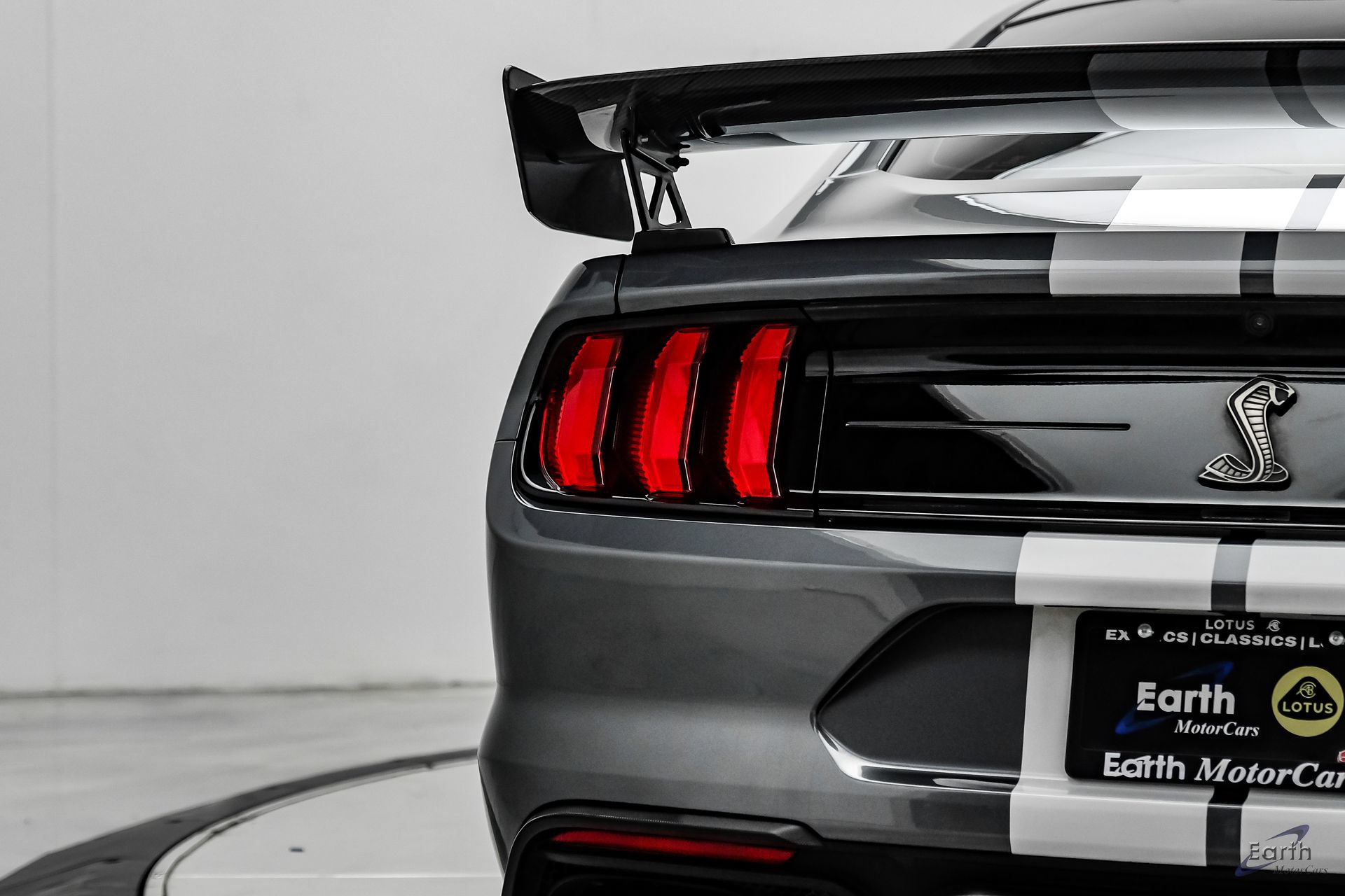Used 2021 Ford Mustang Shelby GT500 w/ Carbon Fiber Track Pack RWD image 17
