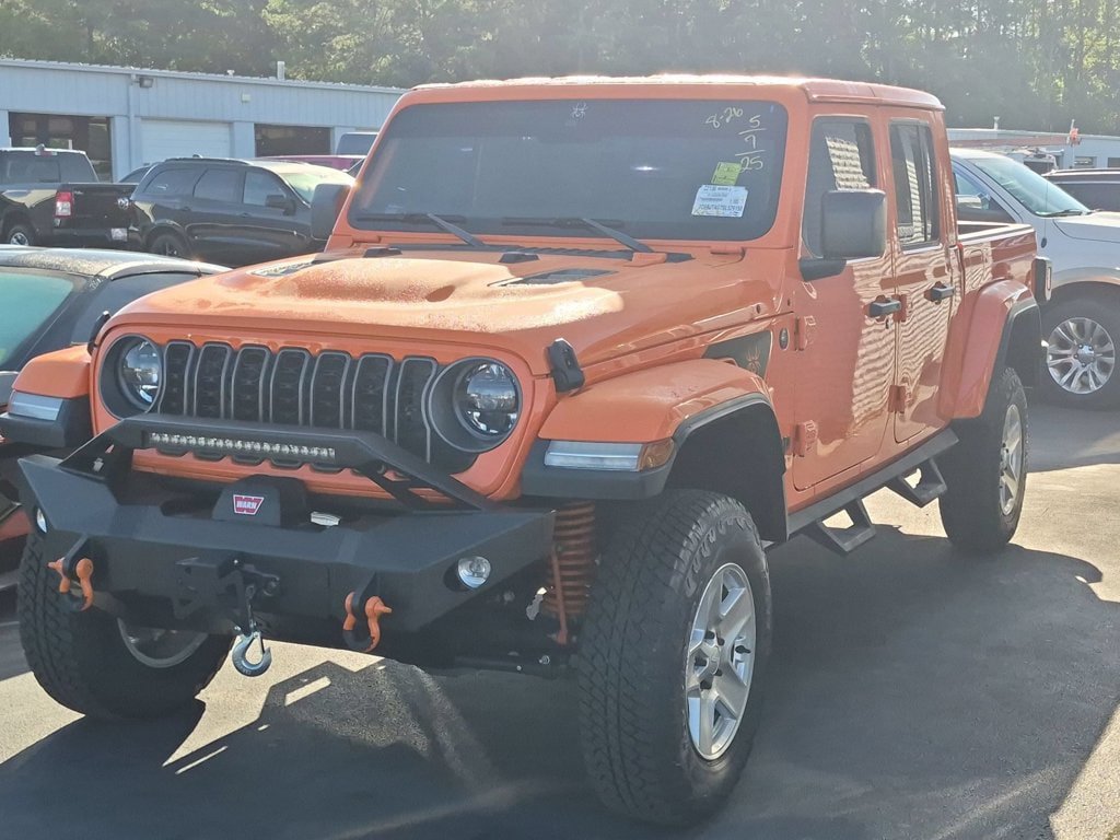 Used 2025 Jeep Gladiator Sport w/ Premium Package AWD/4WD image 4