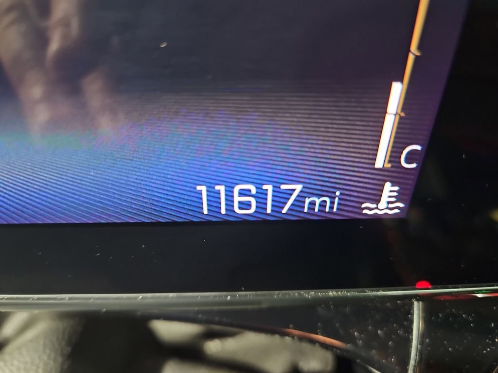 Used 2025 Chevrolet Trax RS w/ Driver Confidence Package image 17