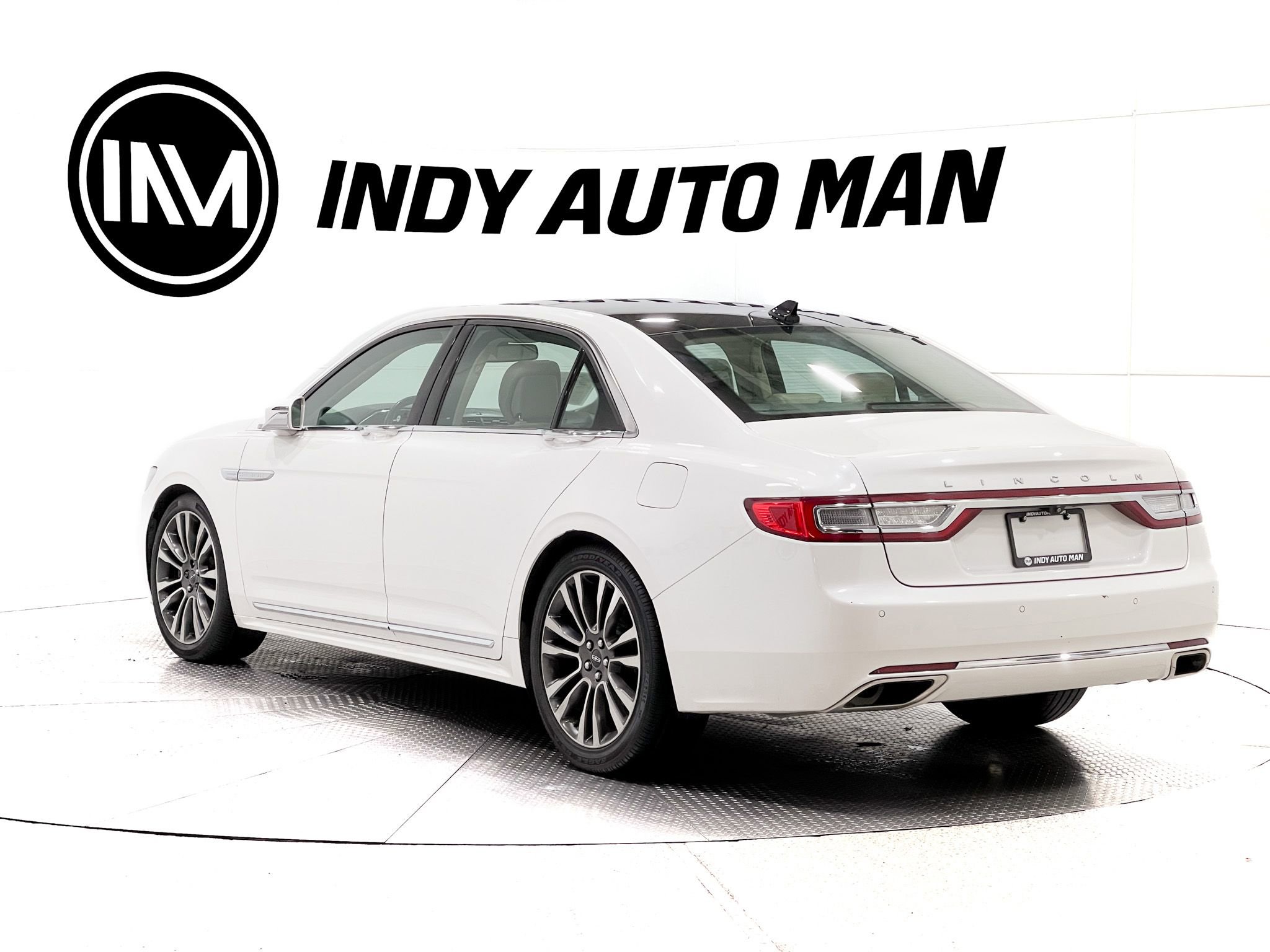 Used 2018 Lincoln Continental Select w/ Continental Climate Package image 6