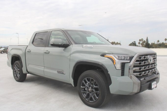 New 2026 Toyota Tundra Platinum image 2