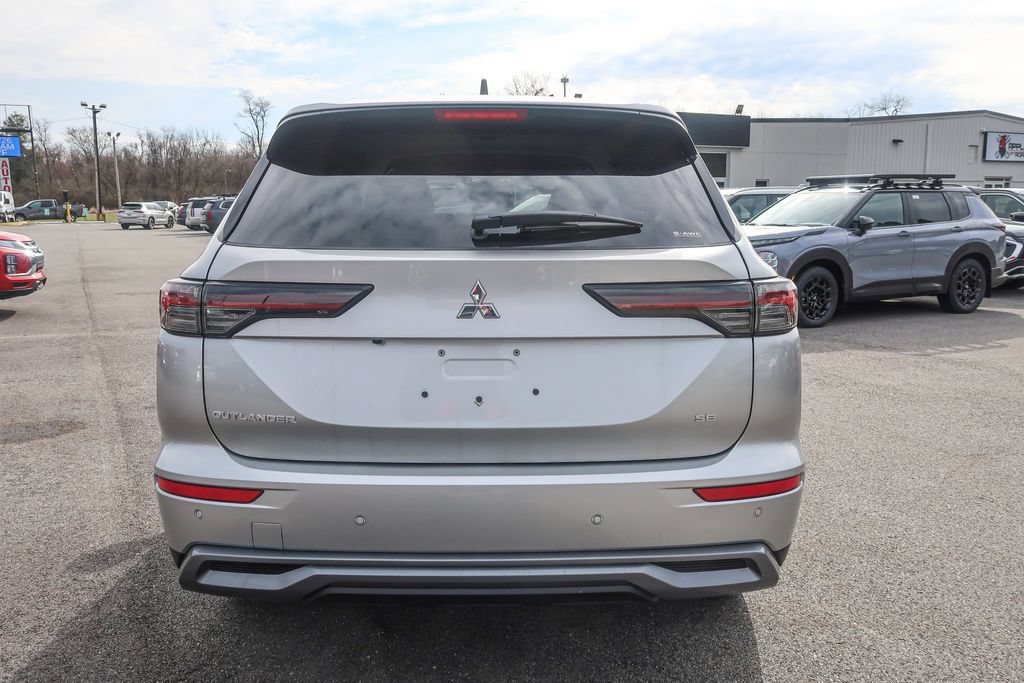 New 2026 Mitsubishi Outlander SE AWD/4WD image 10