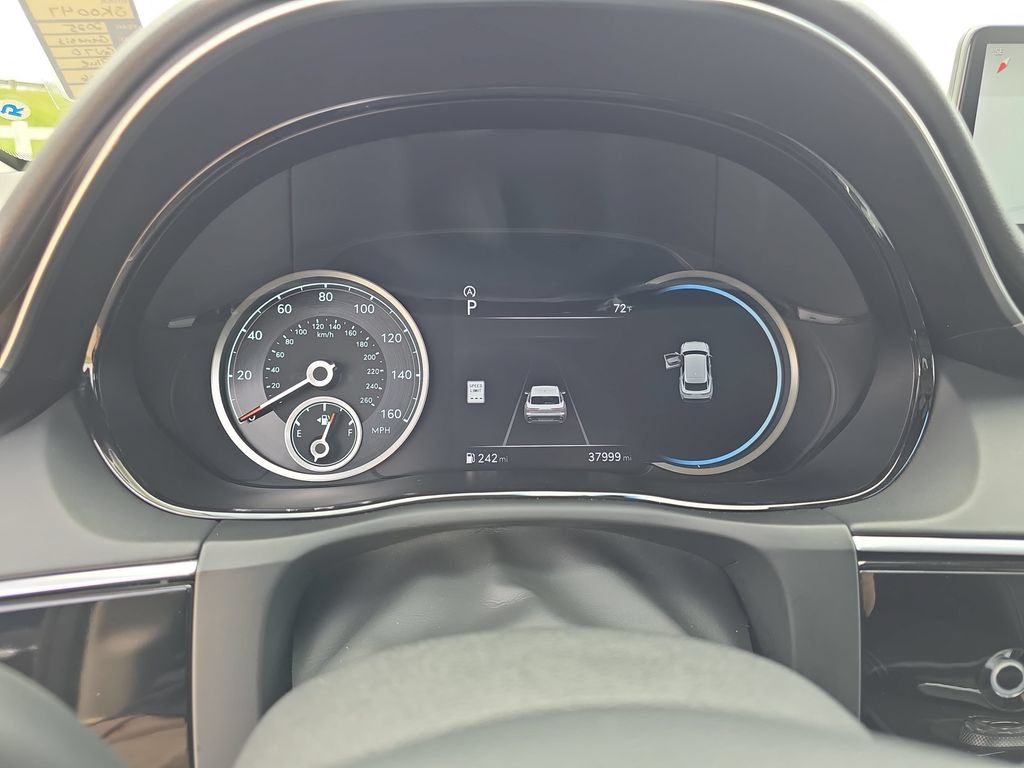 Used 2025 Genesis GV70 2.5T AWD/4WD image 19