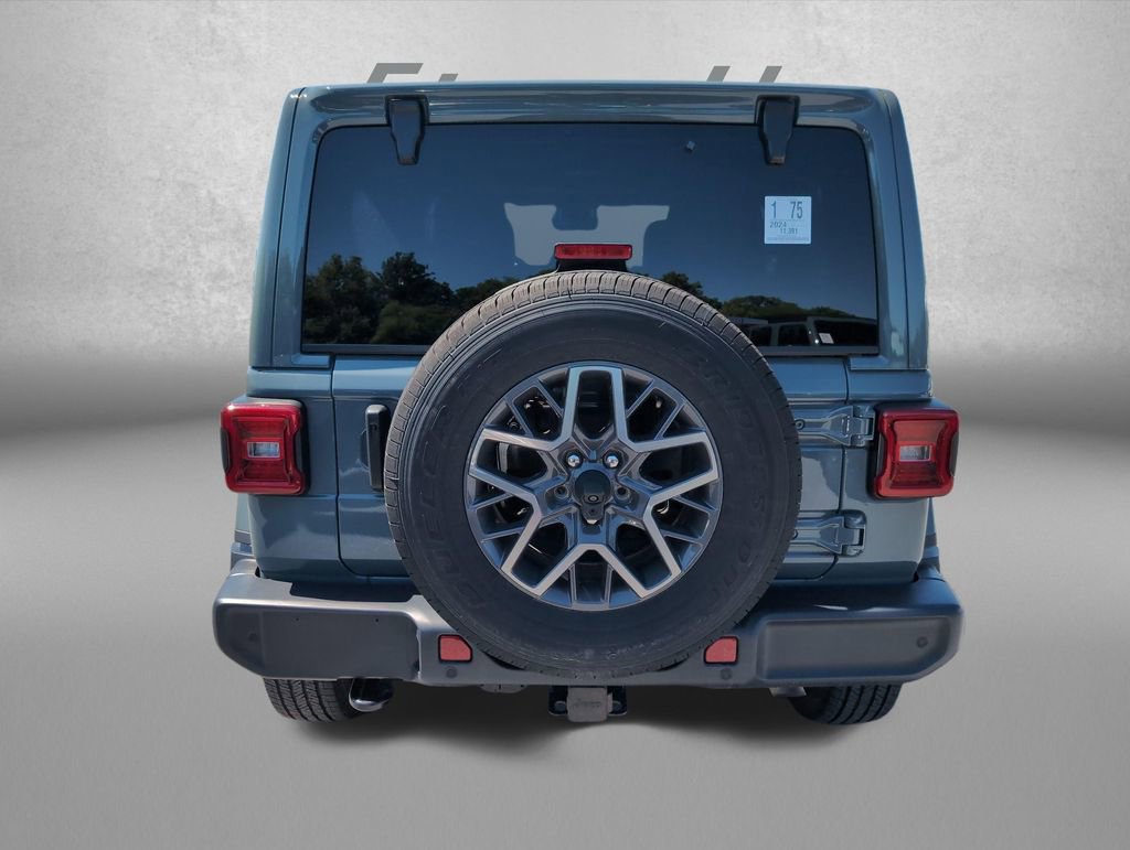 Used 2024 Jeep Wrangler Unlimited Sahara w/ Technology Group AWD/4WD image 4