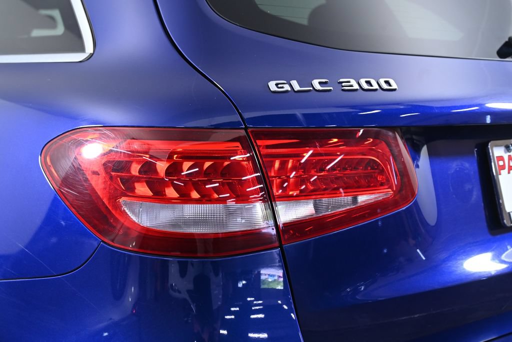 Used 2017 Mercedes-Benz GLC 300 4MATIC image 7