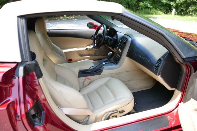 Used 2007 Chevrolet Corvette Convertible w/ Preferred Equipment Group RWD image 31