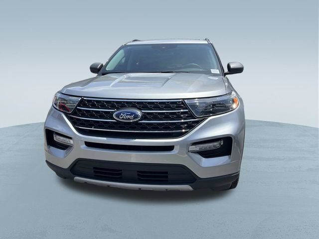 Used 2023 Ford Explorer XLT w/ Equipment Group 202A AWD/4WD image 10