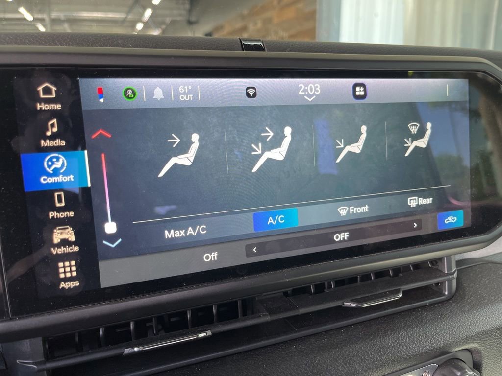 Used 2025 Jeep Gladiator Sport image 35