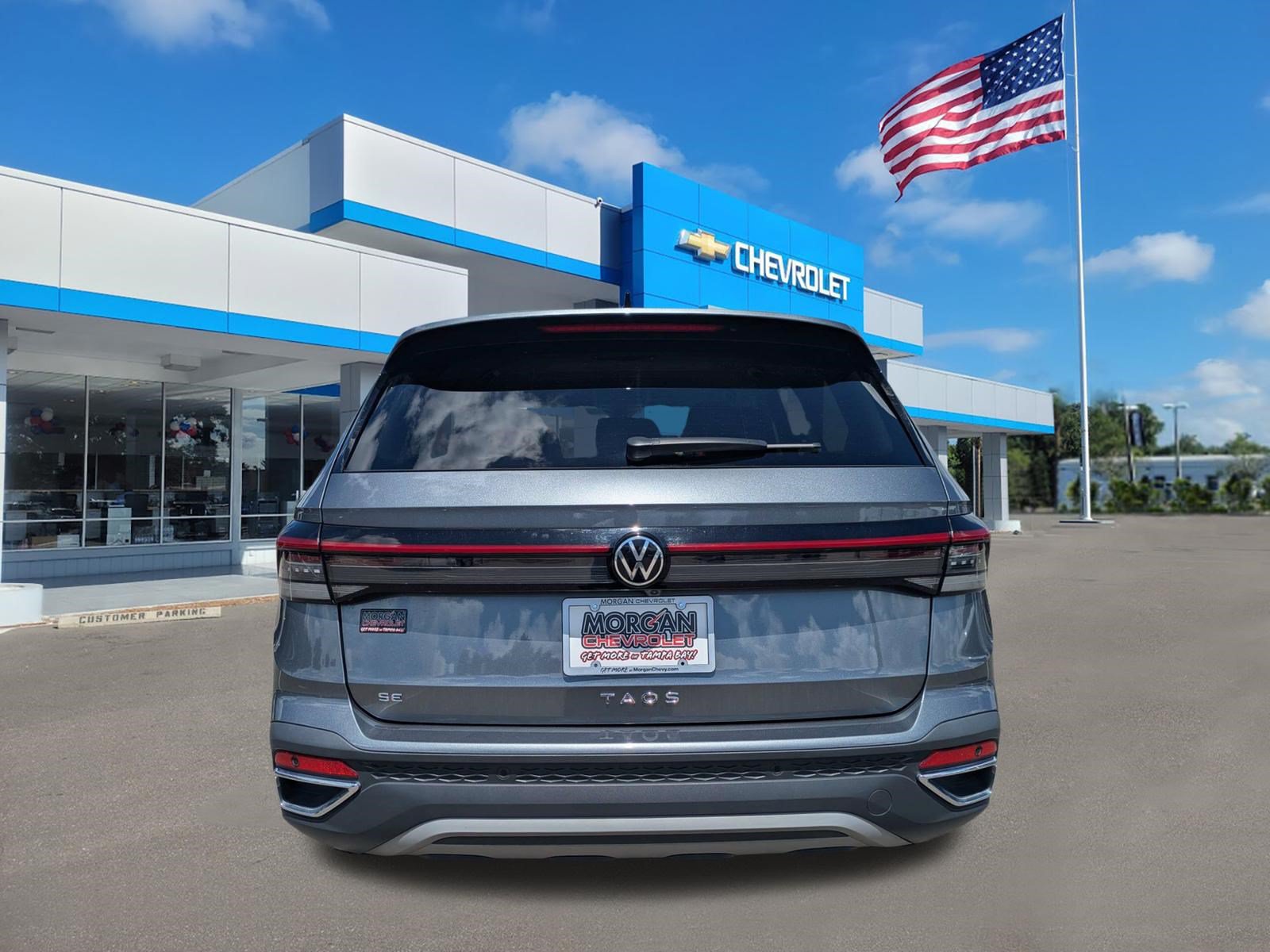 Used 2025 Volkswagen Taos SE FWD image 4