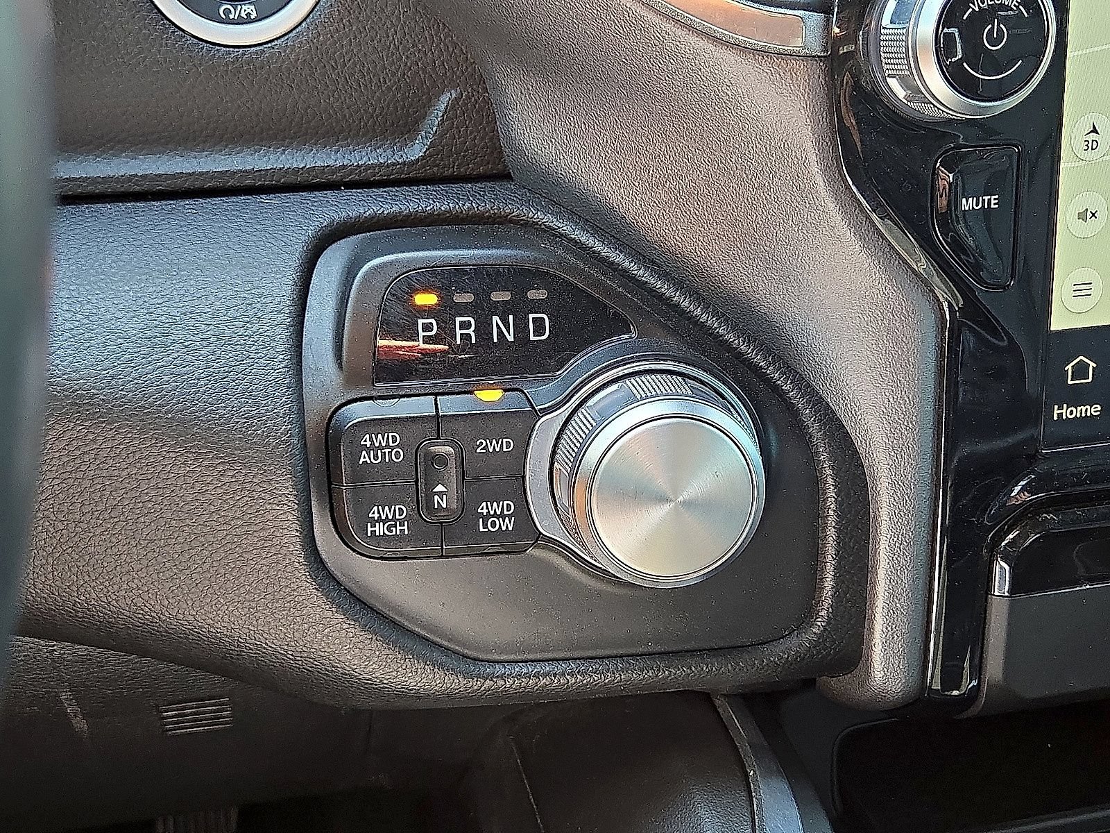 Used 2023 RAM 1500 Laramie AWD/4WD image 30