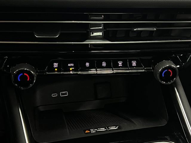 Used 2025 Chevrolet Traverse RS w/ LPO, Floor Liner Package AWD/4WD image 27
