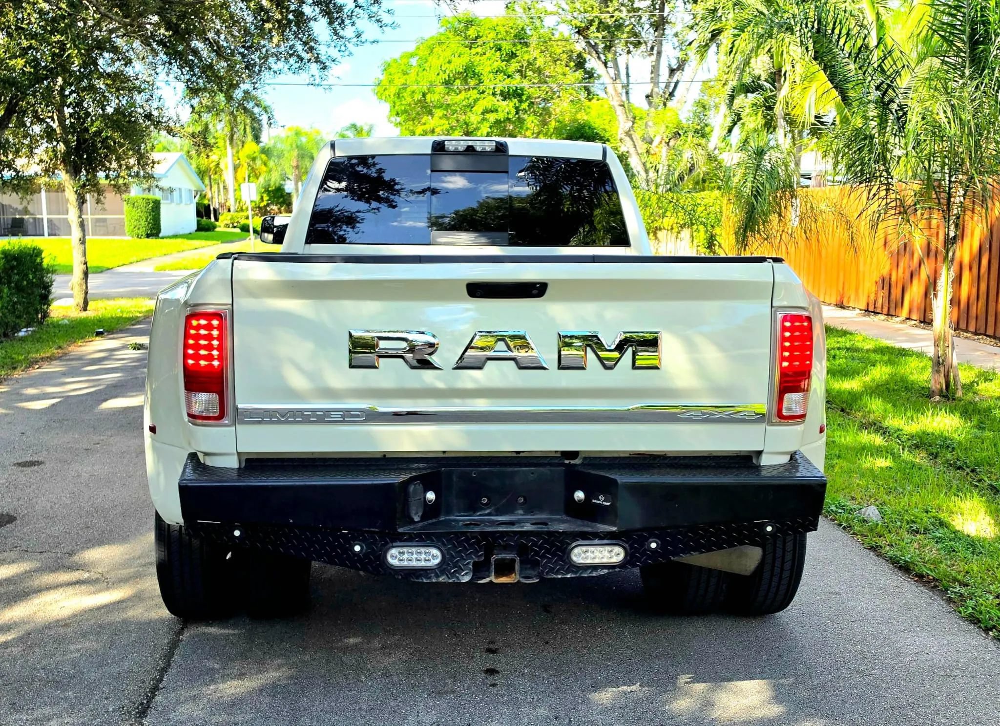 Used 2017 RAM 3500 Laramie Longhorn AWD/4WD image 14