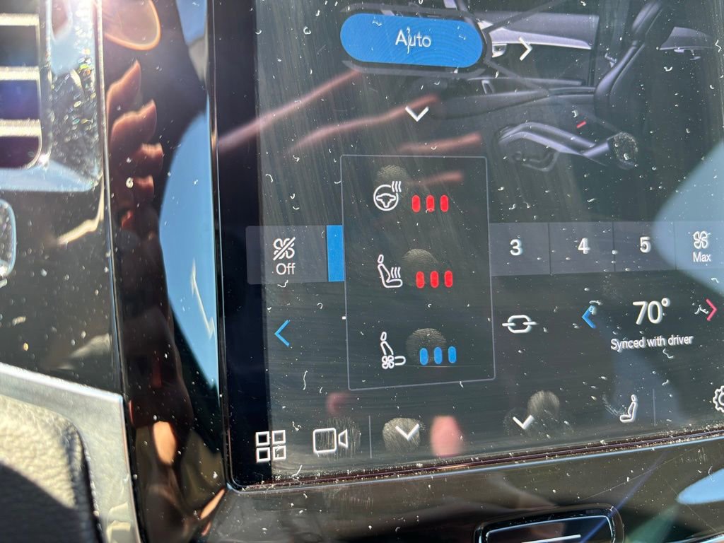 Certified 2024 Volvo XC90 T8 Ultimate w/ Protection Package Premier image 13