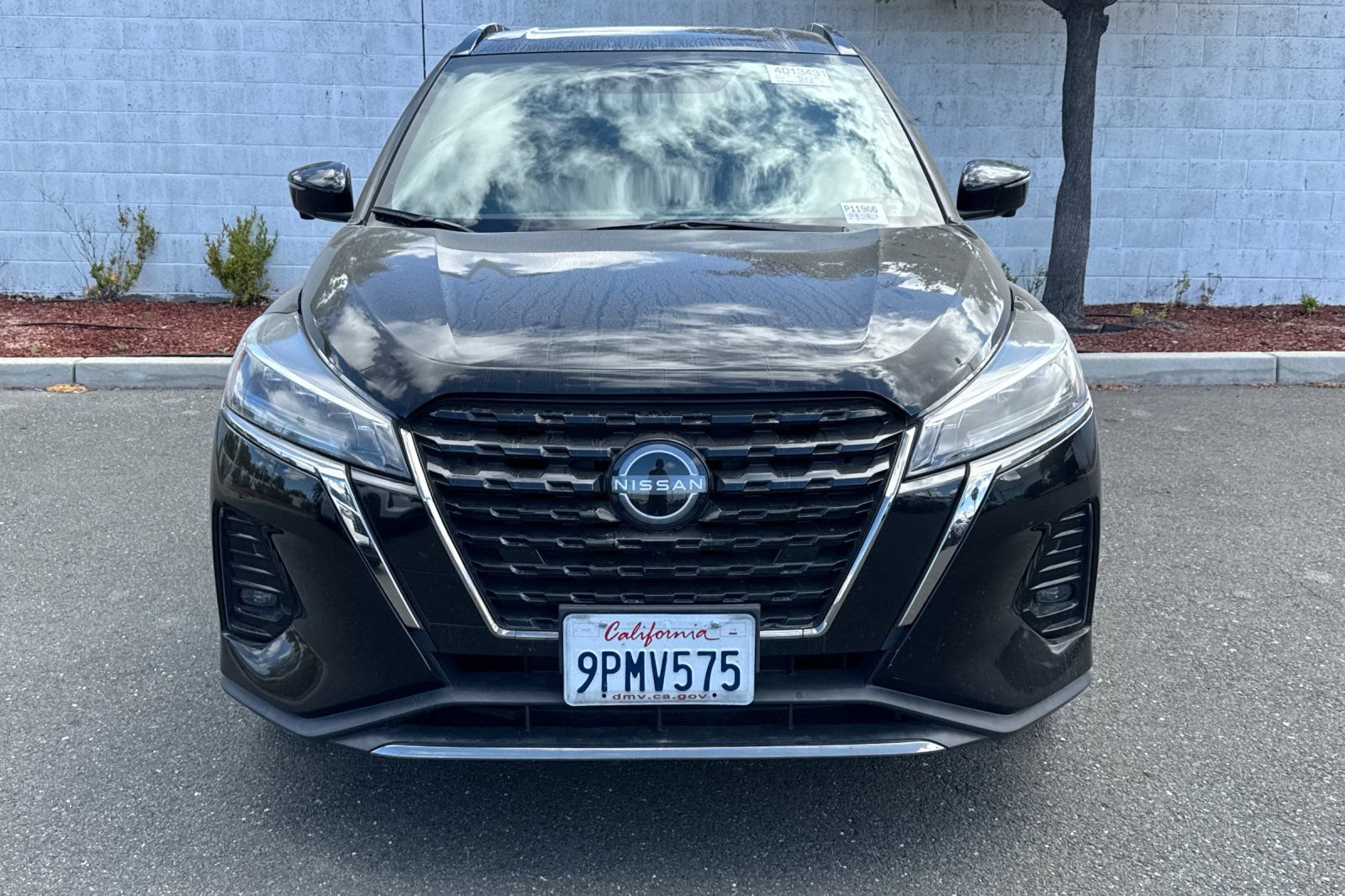 Certified 2024 Nissan Kicks SR FWD image 3