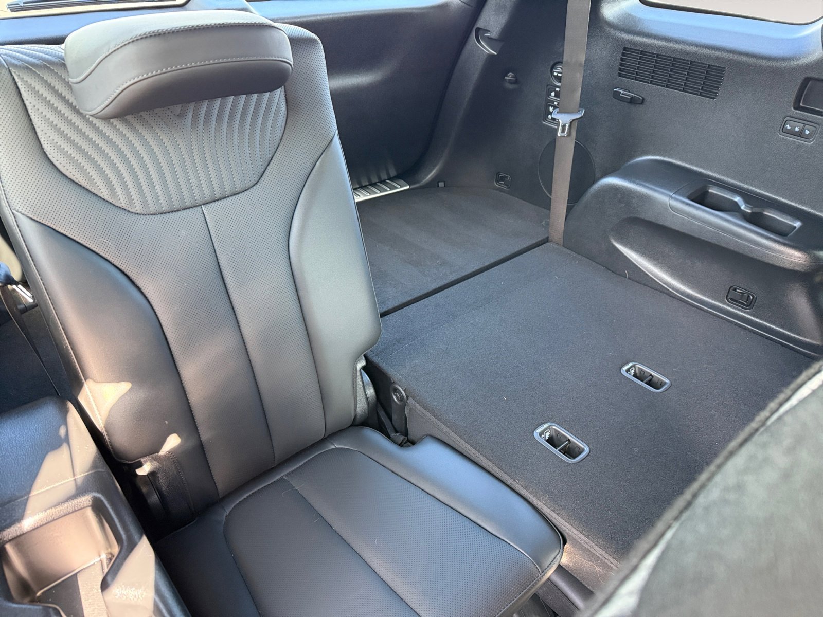 Used 2024 Hyundai Palisade Calligraphy image 18