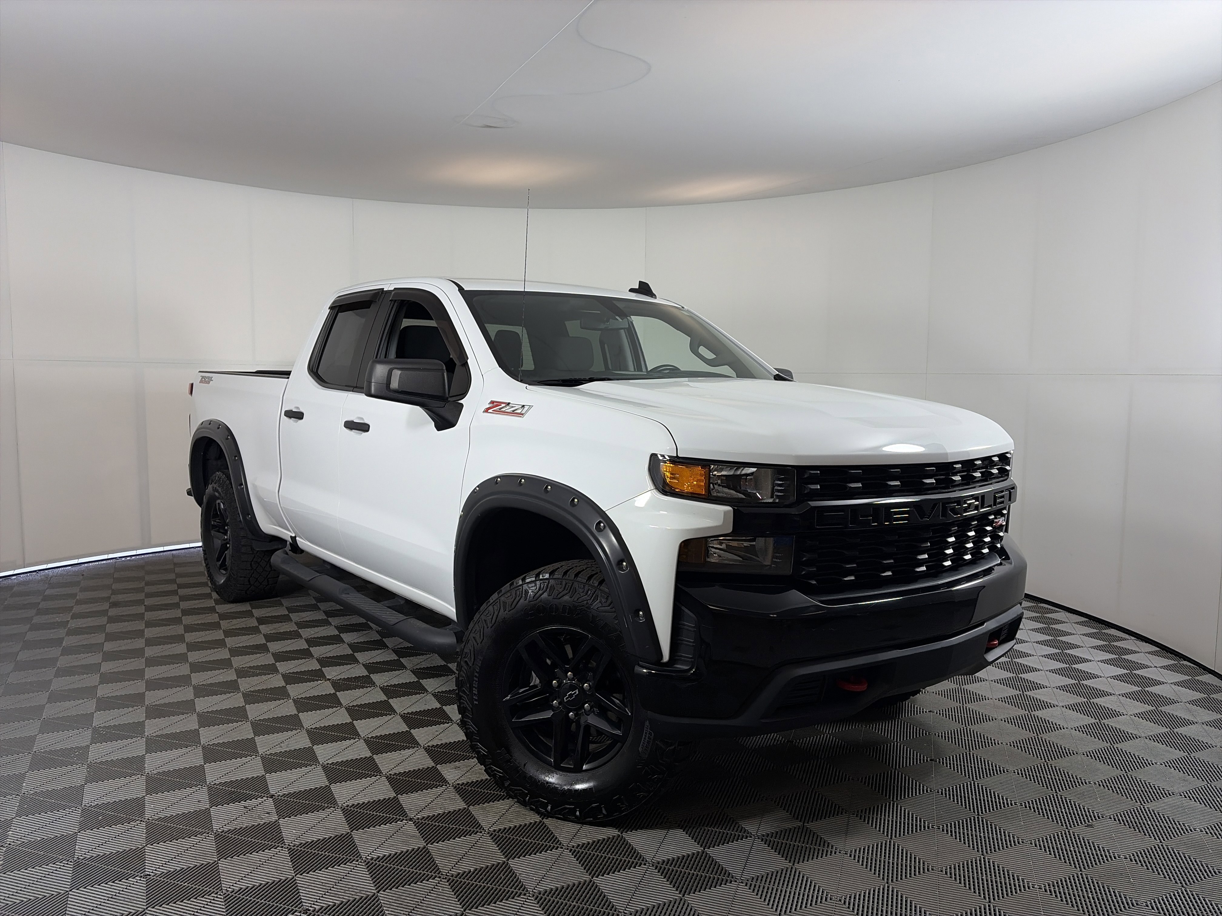 Used 2019 Chevrolet Silverado 1500 Custom Trail Boss w/ Custom Convenience Package image 1