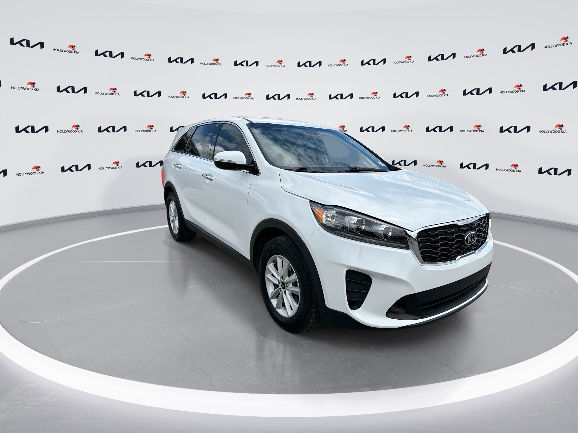 Used 2020 Kia Sorento LX image 2