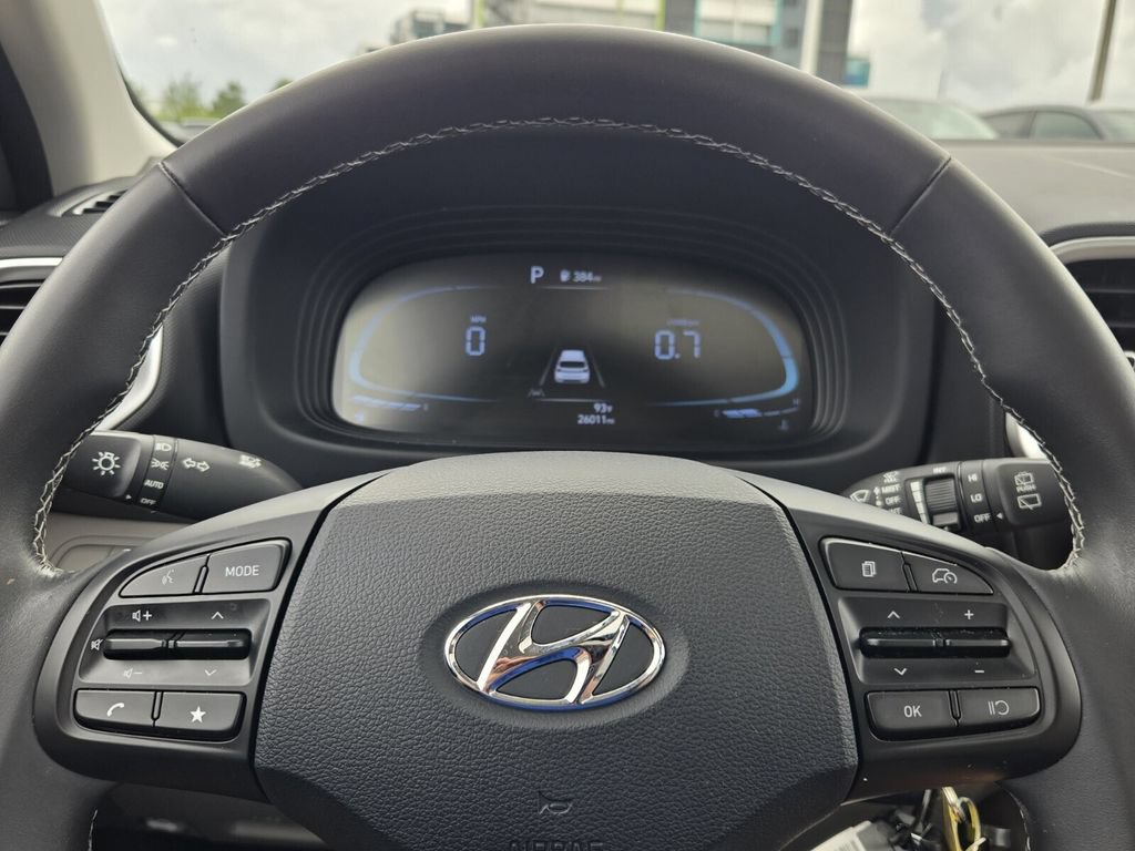 Certified 2023 Hyundai Venue SEL FWD image 21