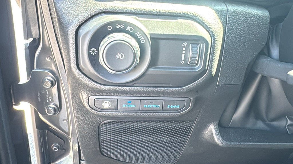 Used 2023 Jeep Wrangler Unlimited Rubicon 4xe w/ Cold Weather Group AWD/4WD image 16